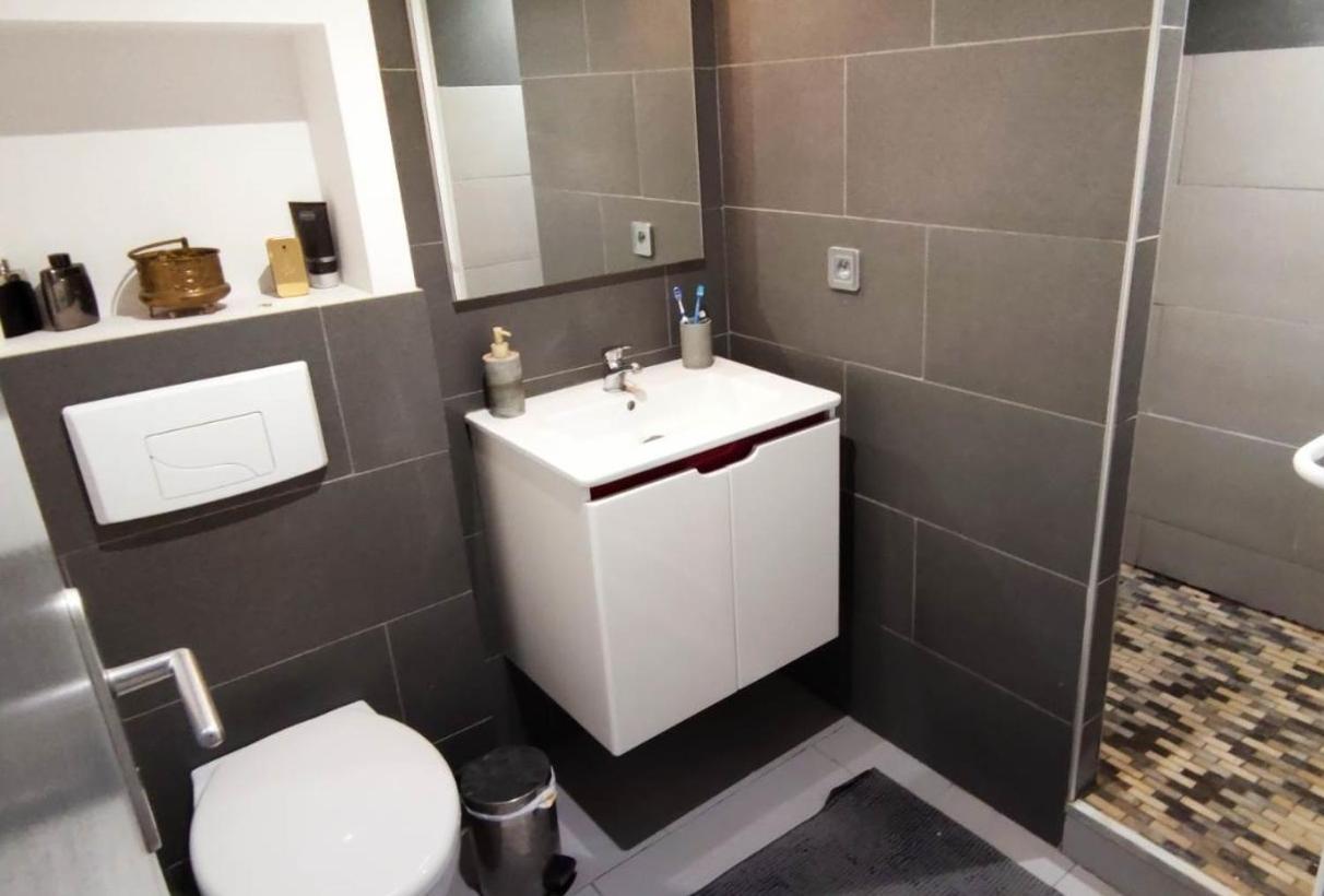Aparthotel La Nuit Etoilee à Saint-Martin-de-Crau Extérieur photo